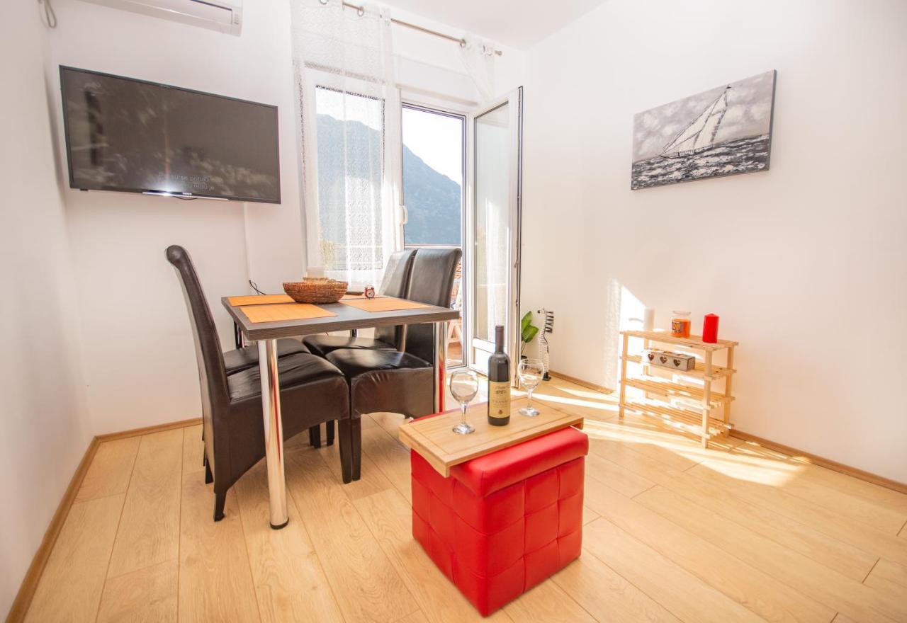 Apartmani Mrsic Risan Exteriér fotografie