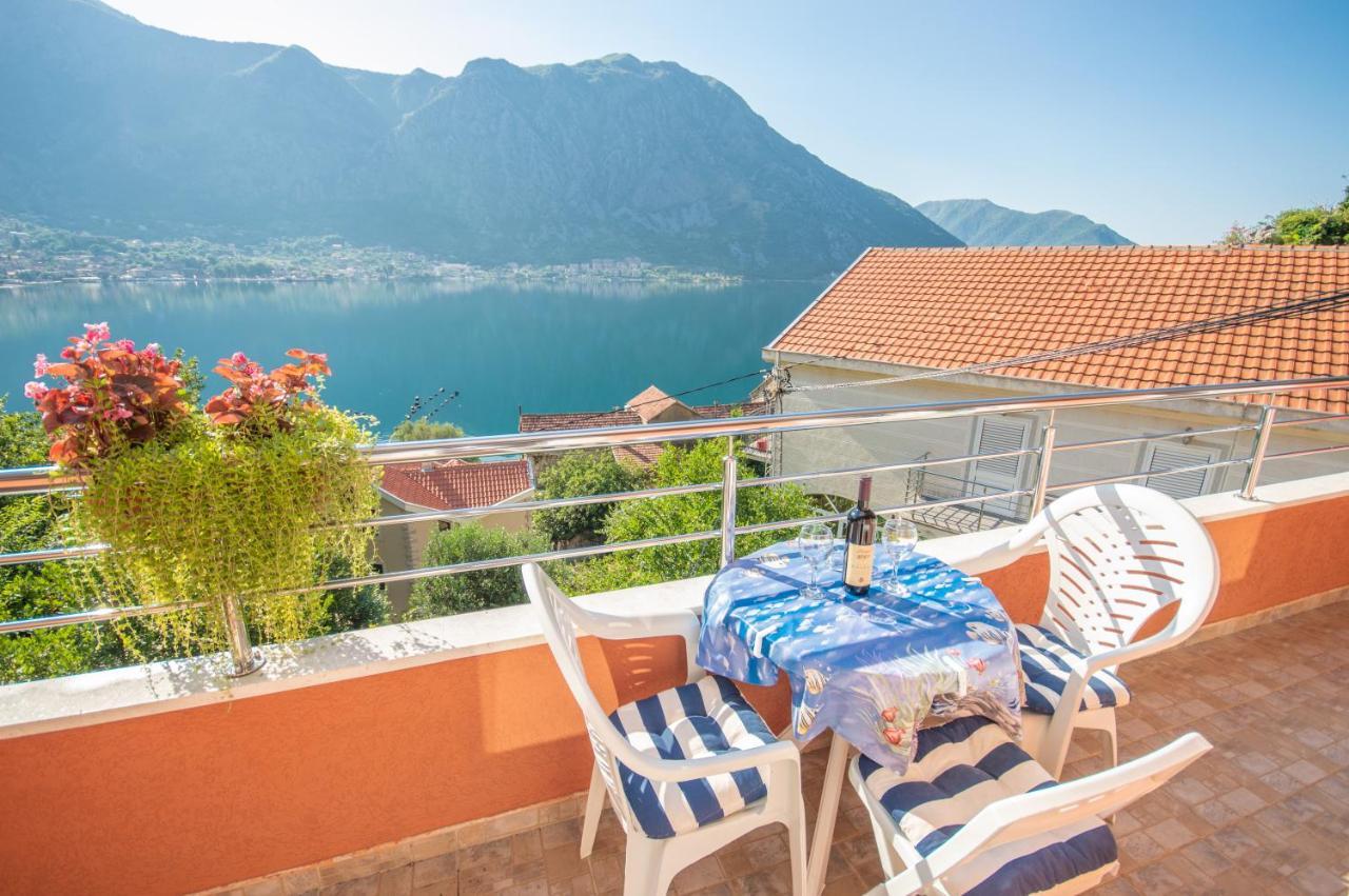 Apartmani Mrsic Risan Exteriér fotografie