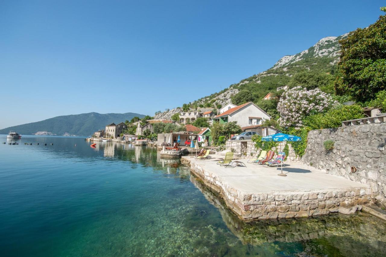 Apartmani Mrsic Risan Exteriér fotografie